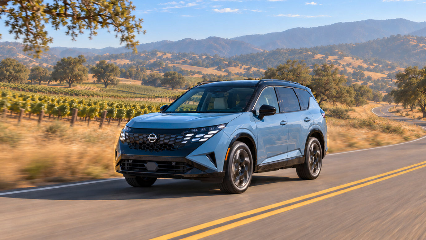 Nissan X-Trail - front action