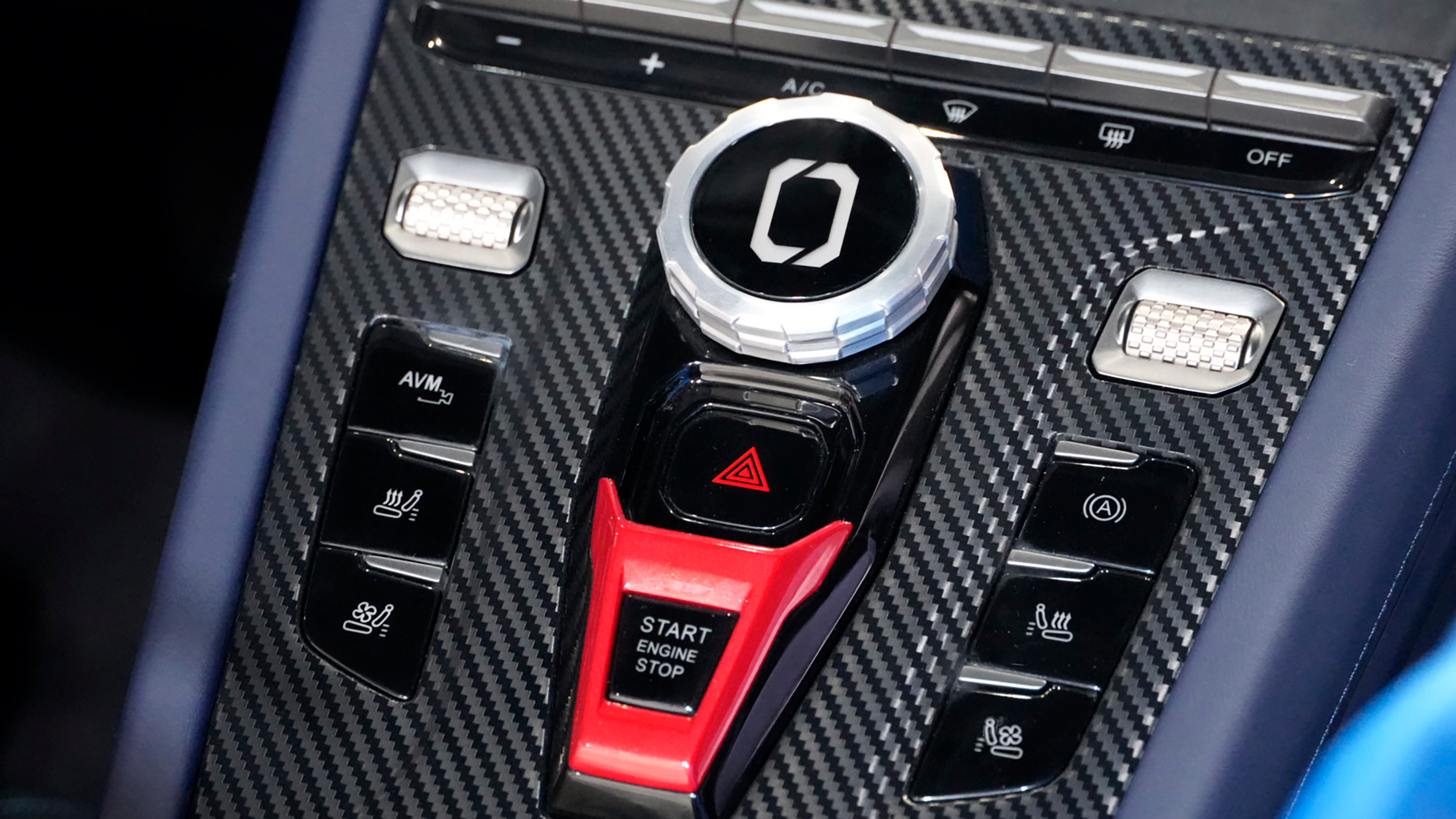 Omoda X - centre console controls
