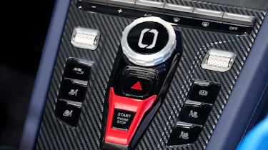 Omoda X - centre console controls
