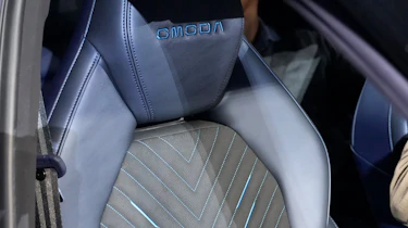 Omoda X - seat backs