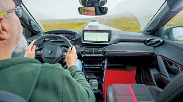 Peugeot E-208 GTi - driving