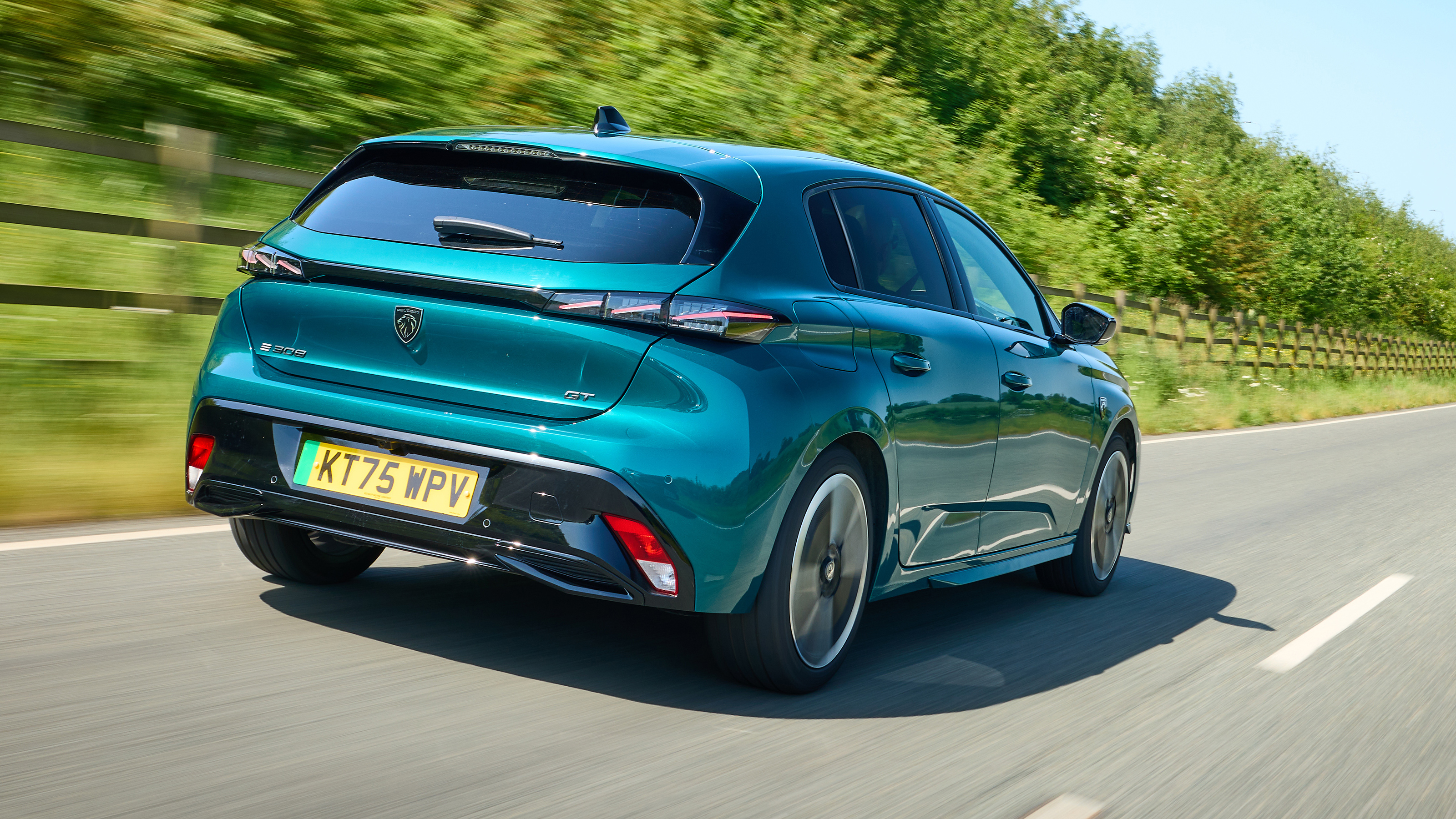 Peugeot E-308 - rear tracking