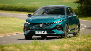 Peugeot E-308 - front cornering