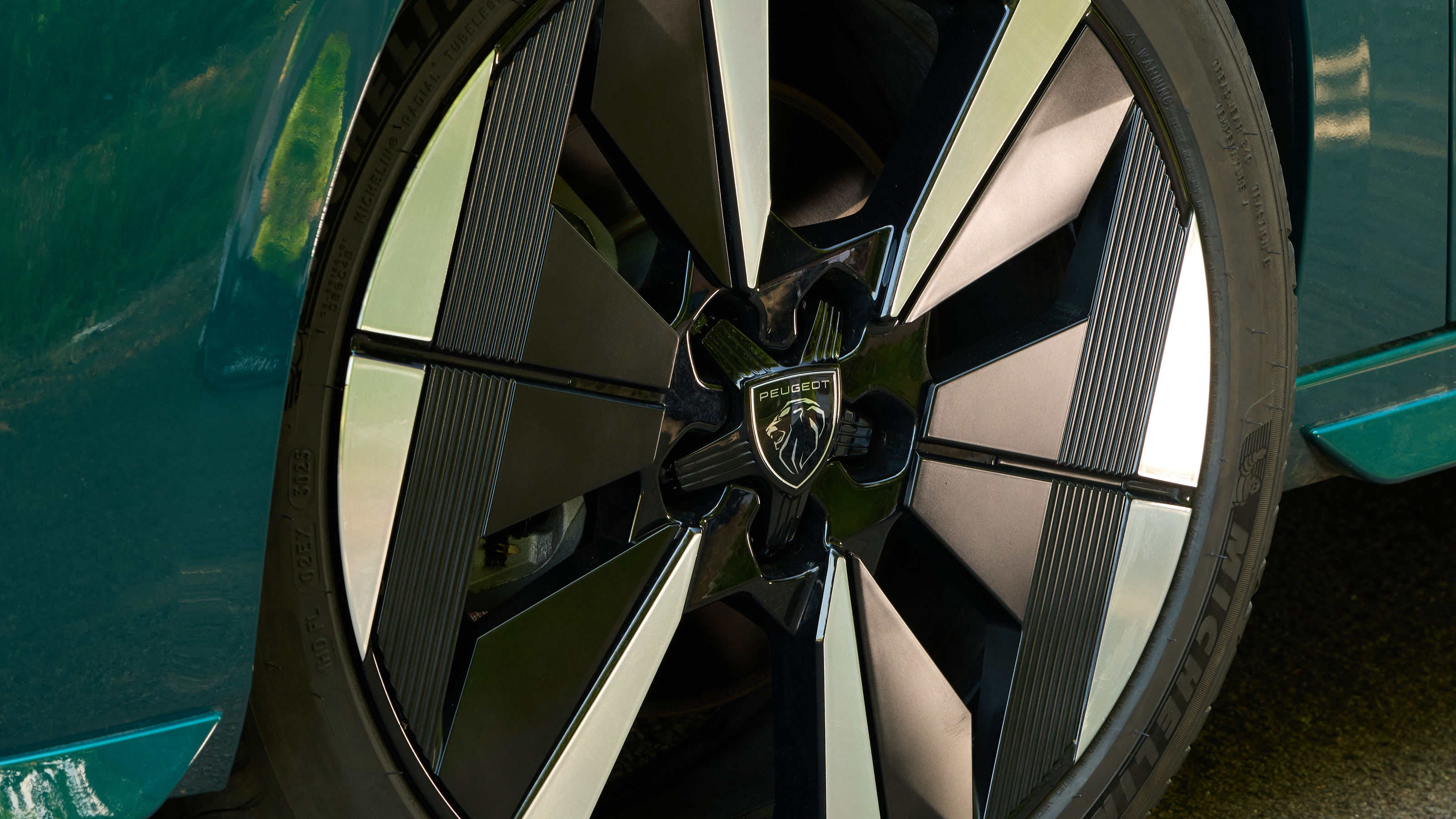 Peugeot E-308 - wheel