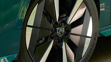 Peugeot E-308 - wheel
