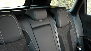 Peugeot E-308 - rear seats