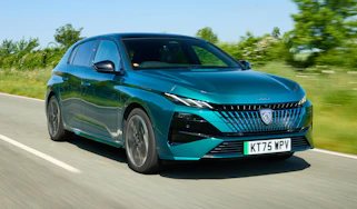 Peugeot E-308 - front tracking