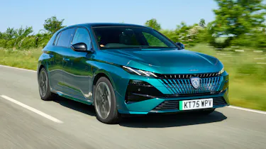 Peugeot E-308 - front tracking