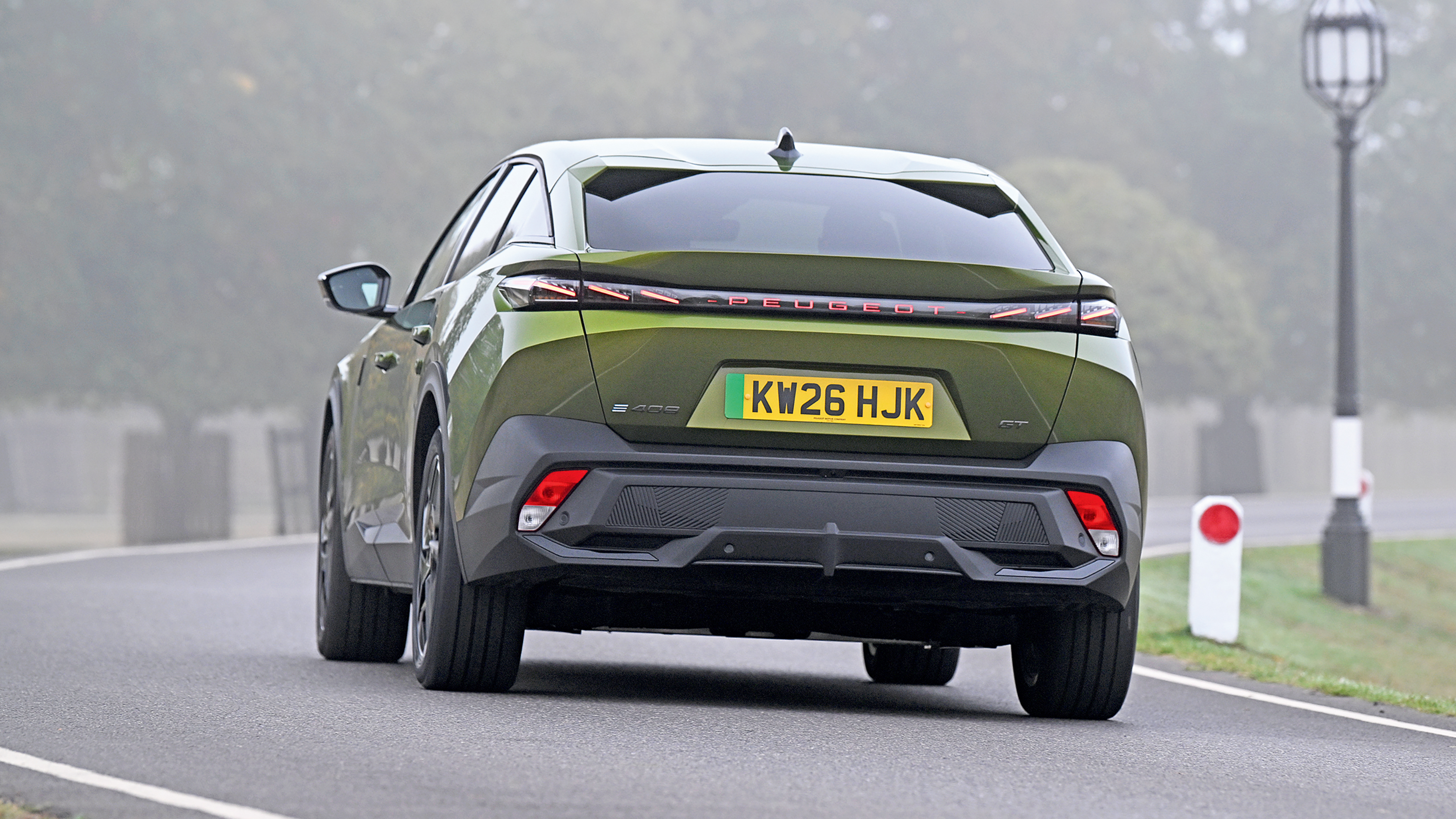 Peugeot E-408 - rear