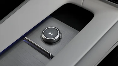 Polestar 4 SUV - centre console