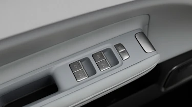 Polestar 4 SUV - window controls