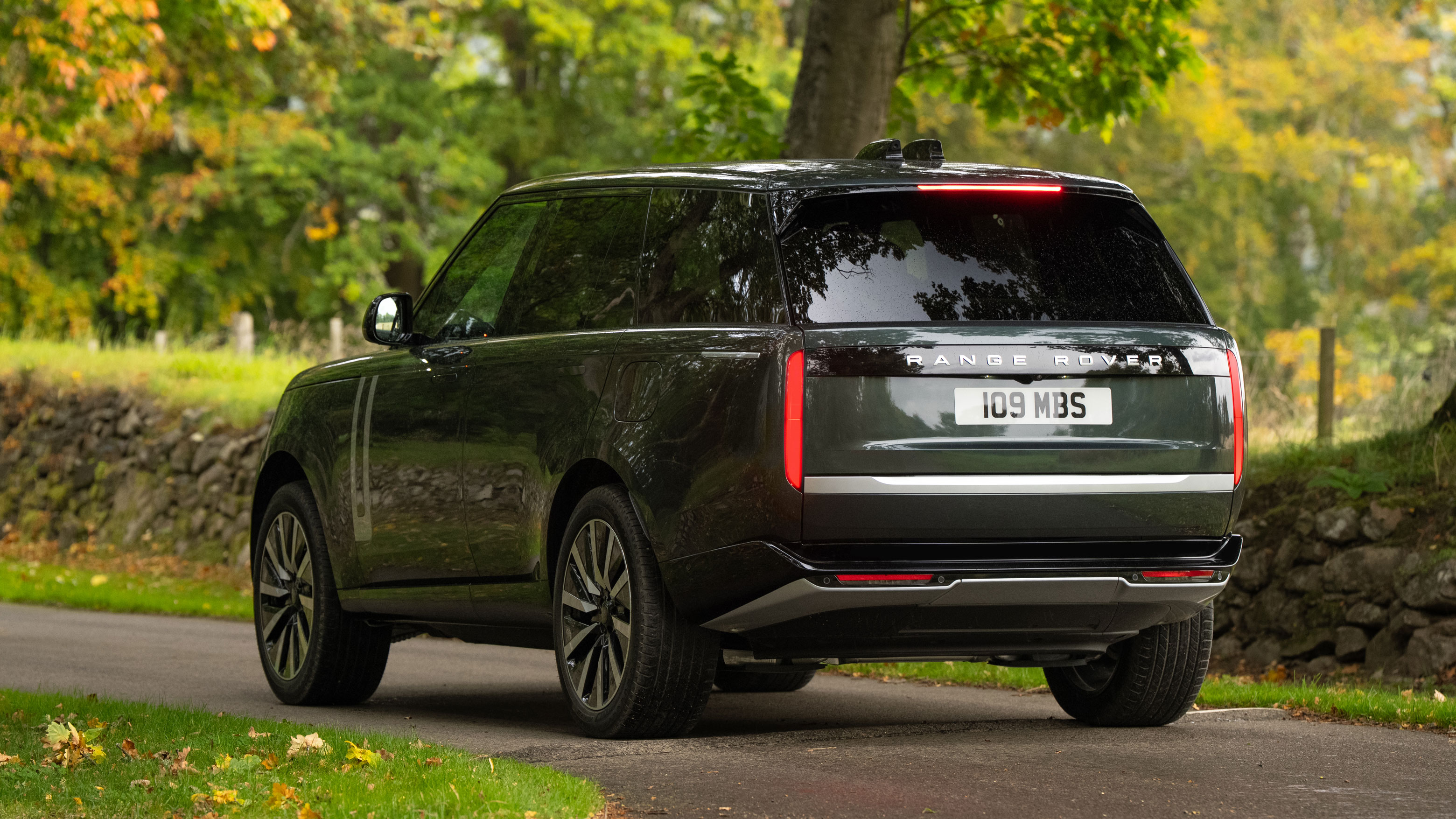 Range Rover Electric - rear action