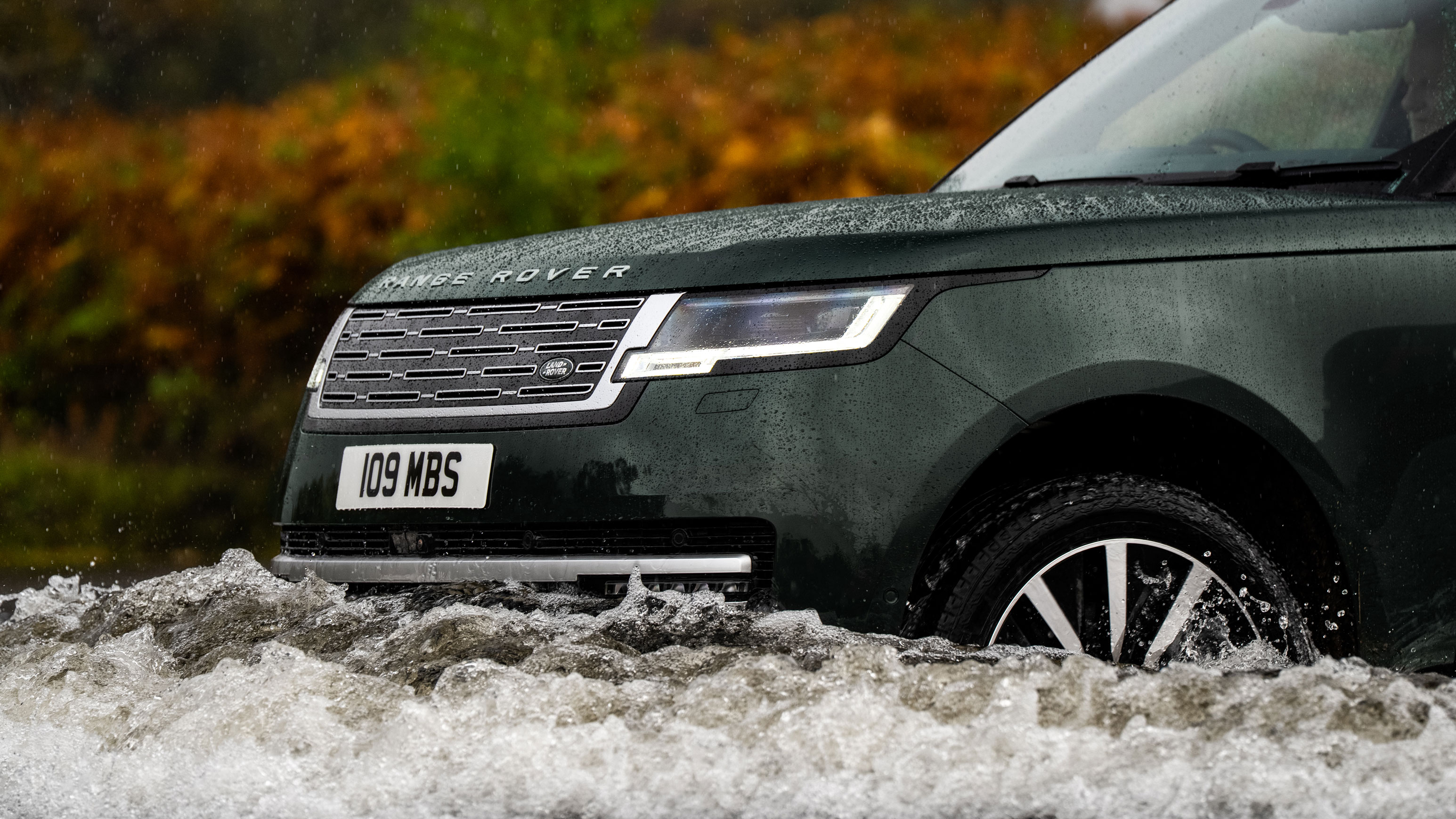 Range Rover Electric - front off-road