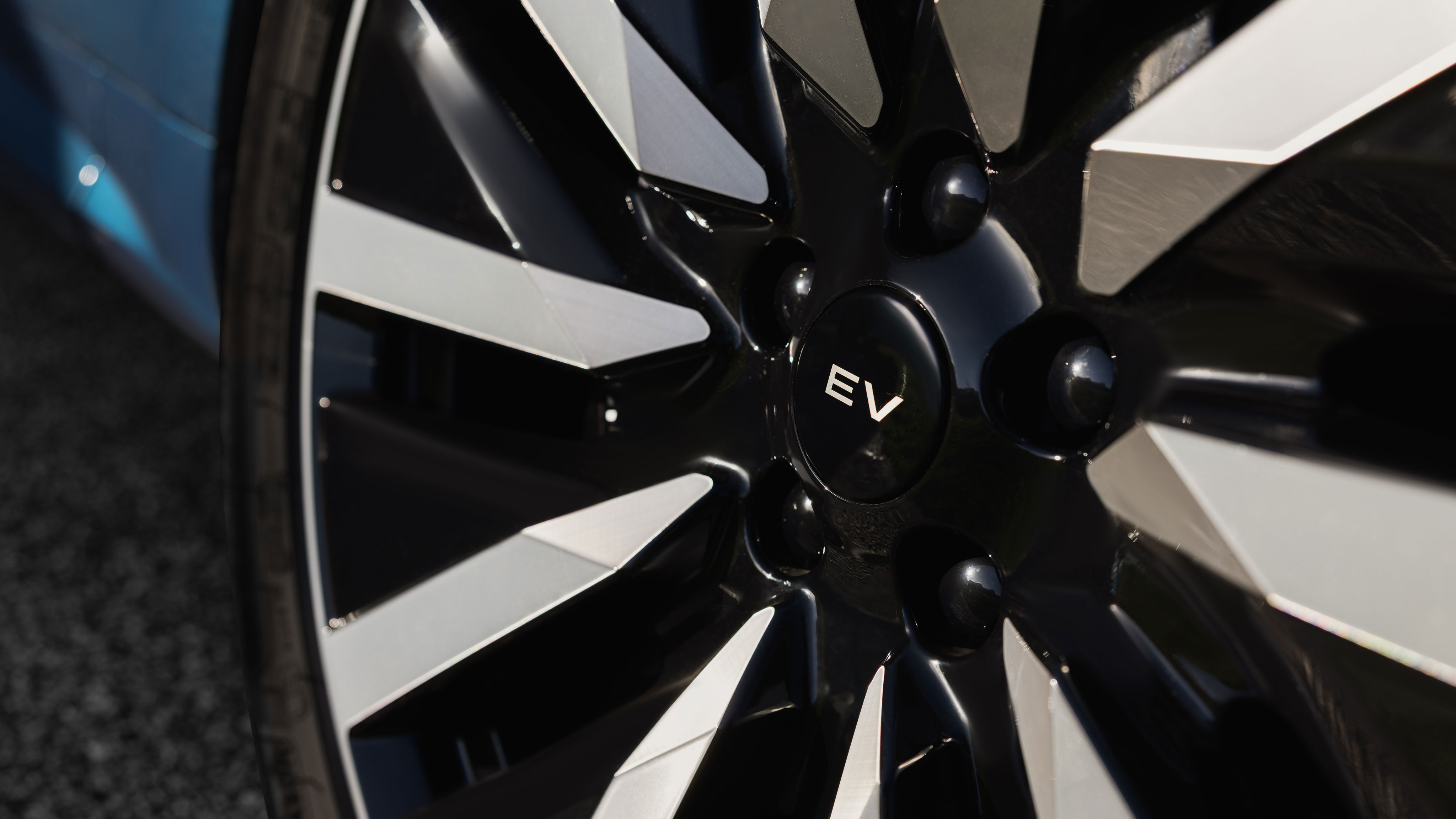 Range Rover Sport Electric - wheel detail