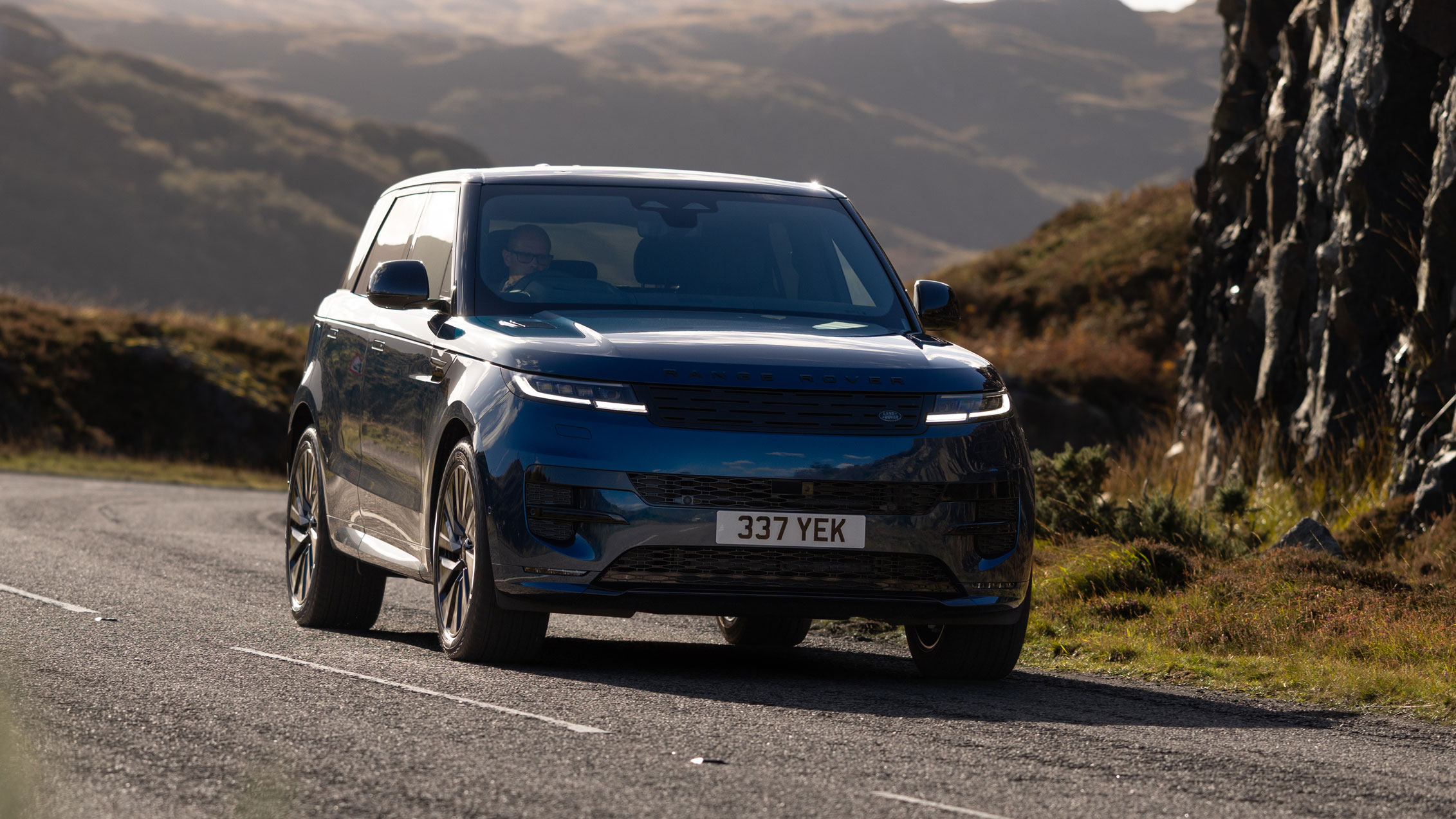 Range Rover Sport Electric - front action