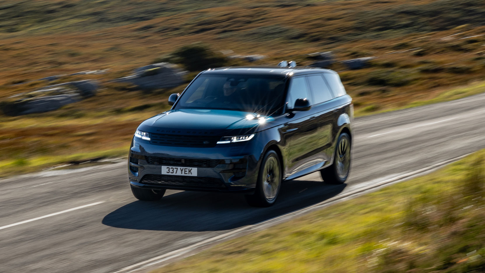 Range Rover Sport Electric - front tracking