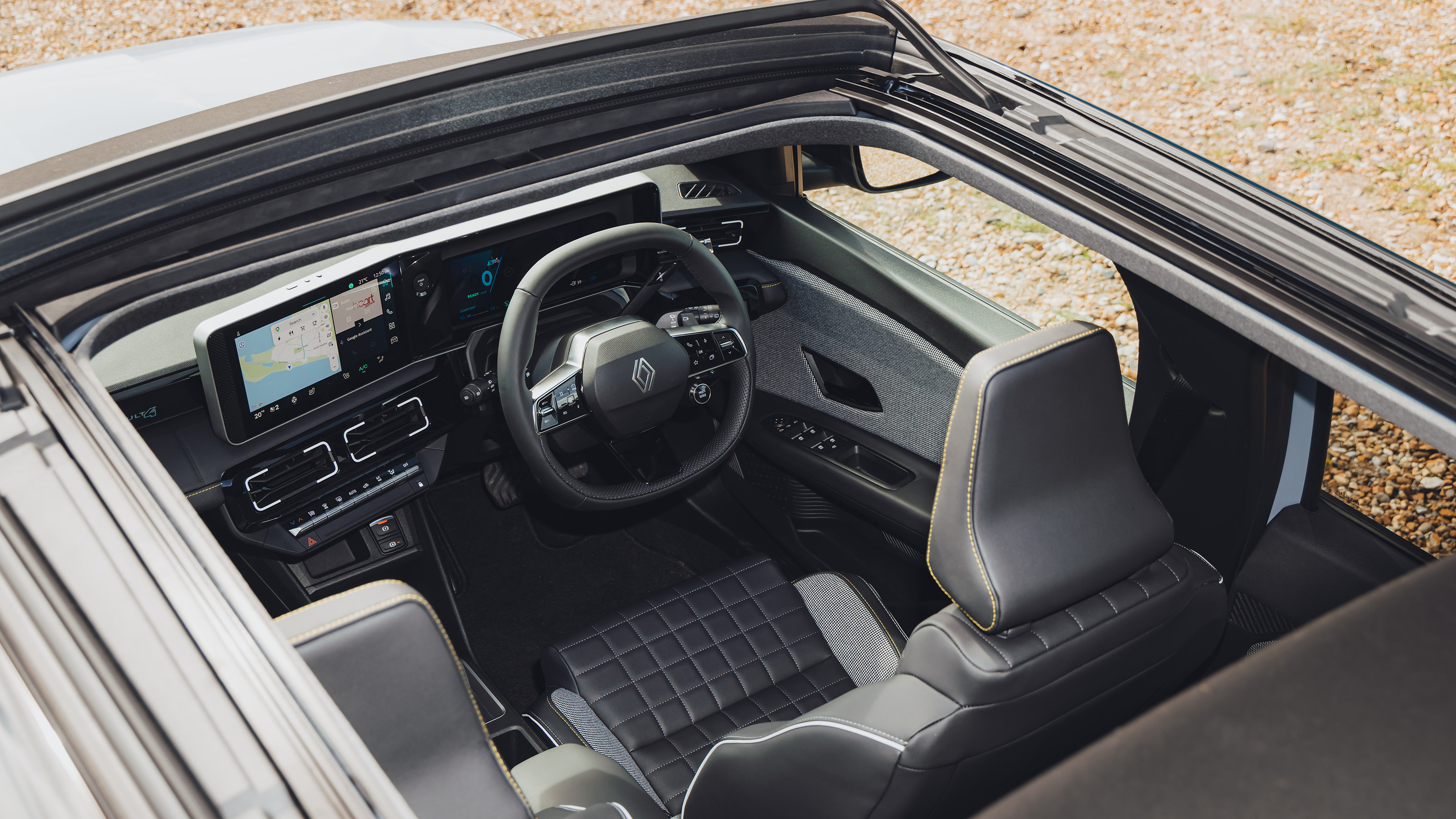 Renault 4 Plein Sud UK - front interior 
