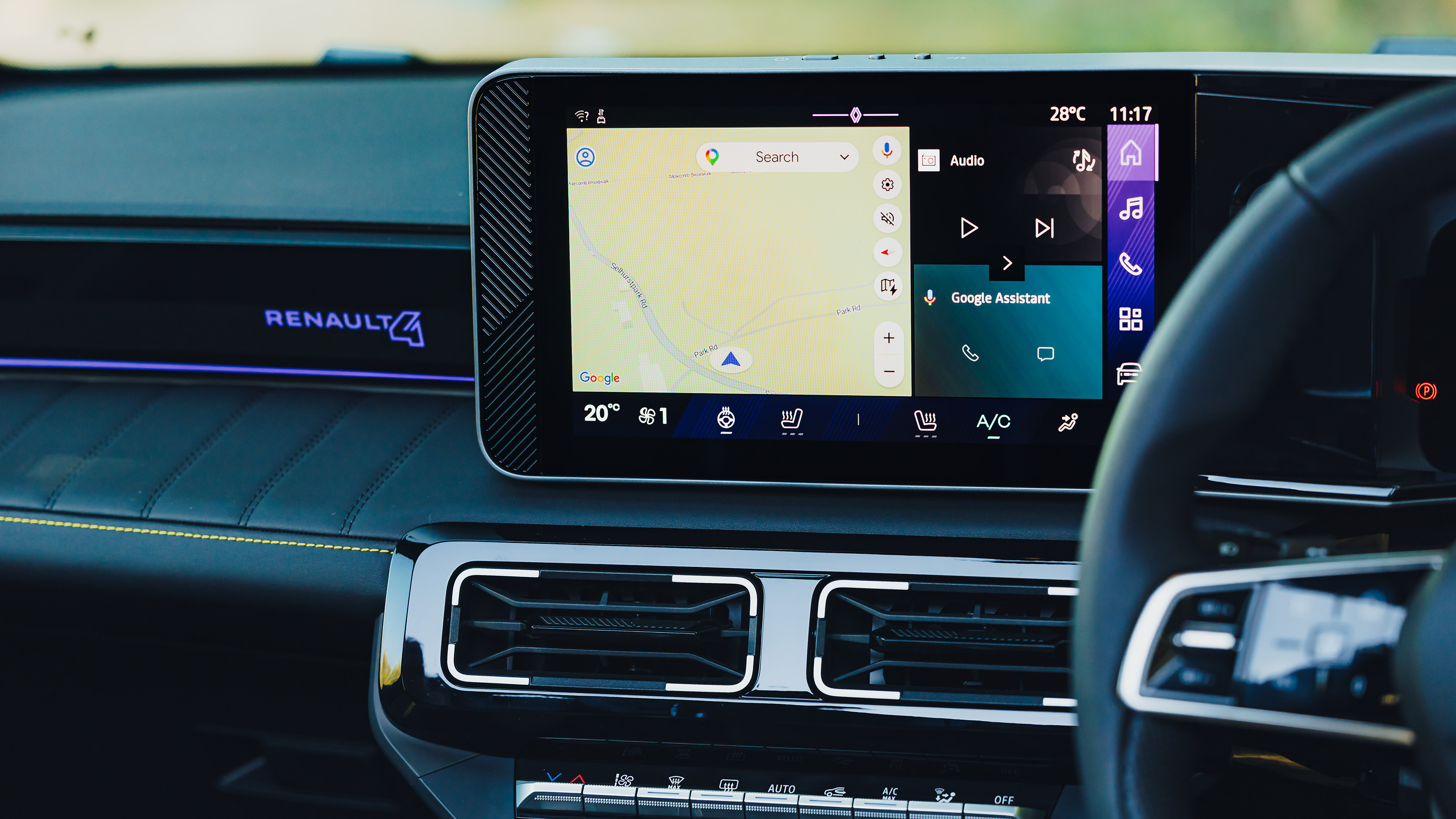 Renault 4 Plein Sud UK - infotainment screen 