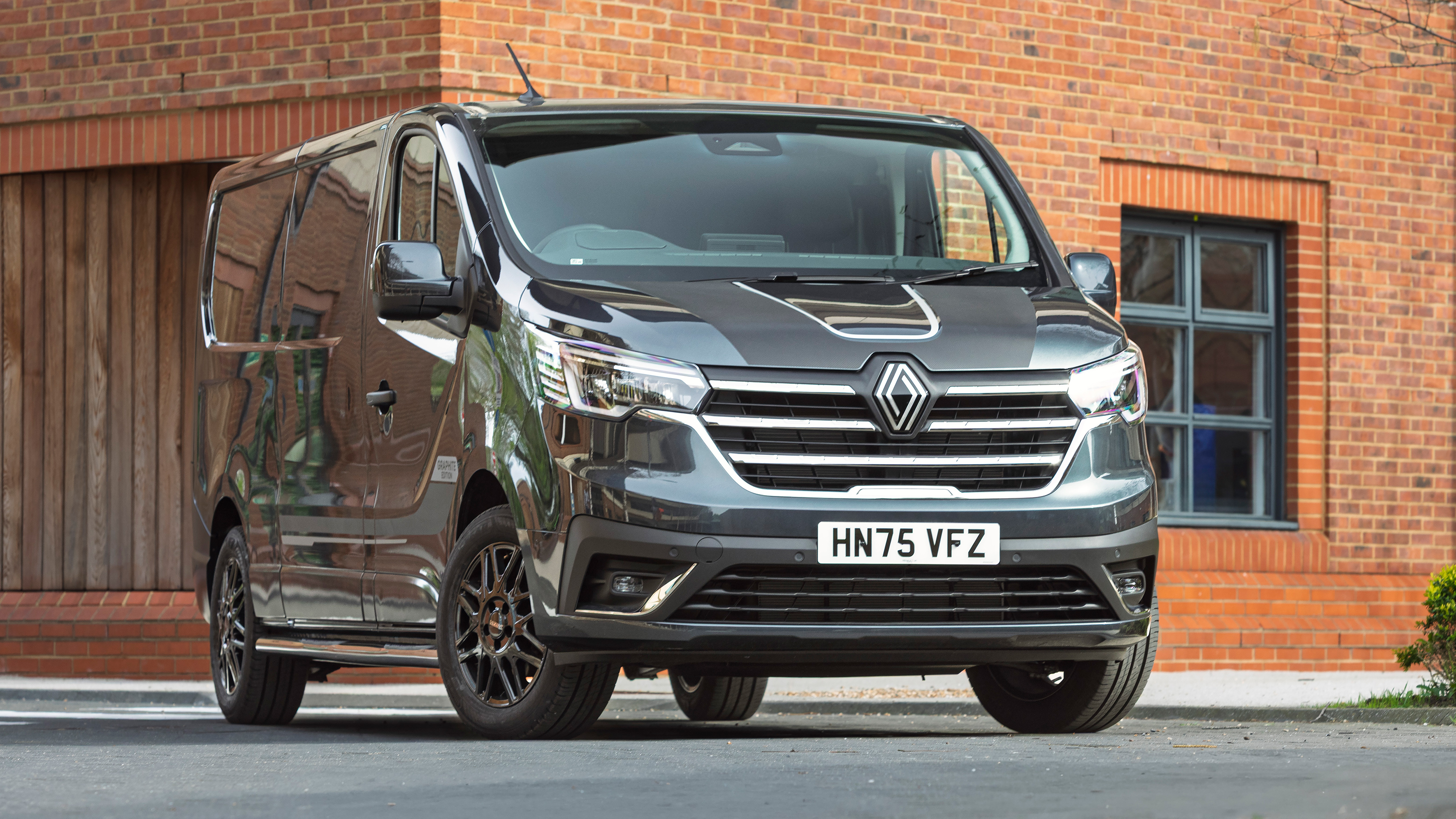 Renault Trafic - front