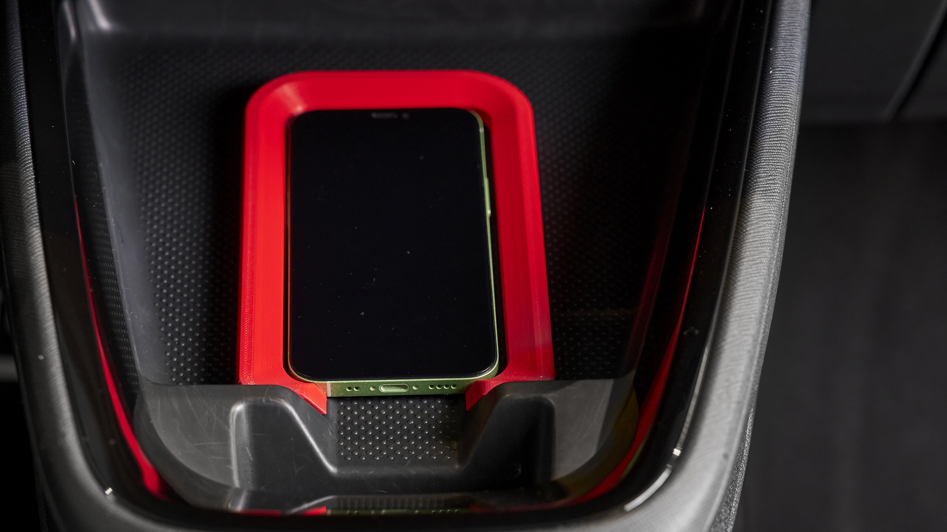 Skoda 3D-printable accessories - phone holder