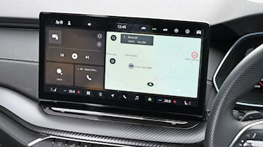 Skoda Octavia Estate - infotainment