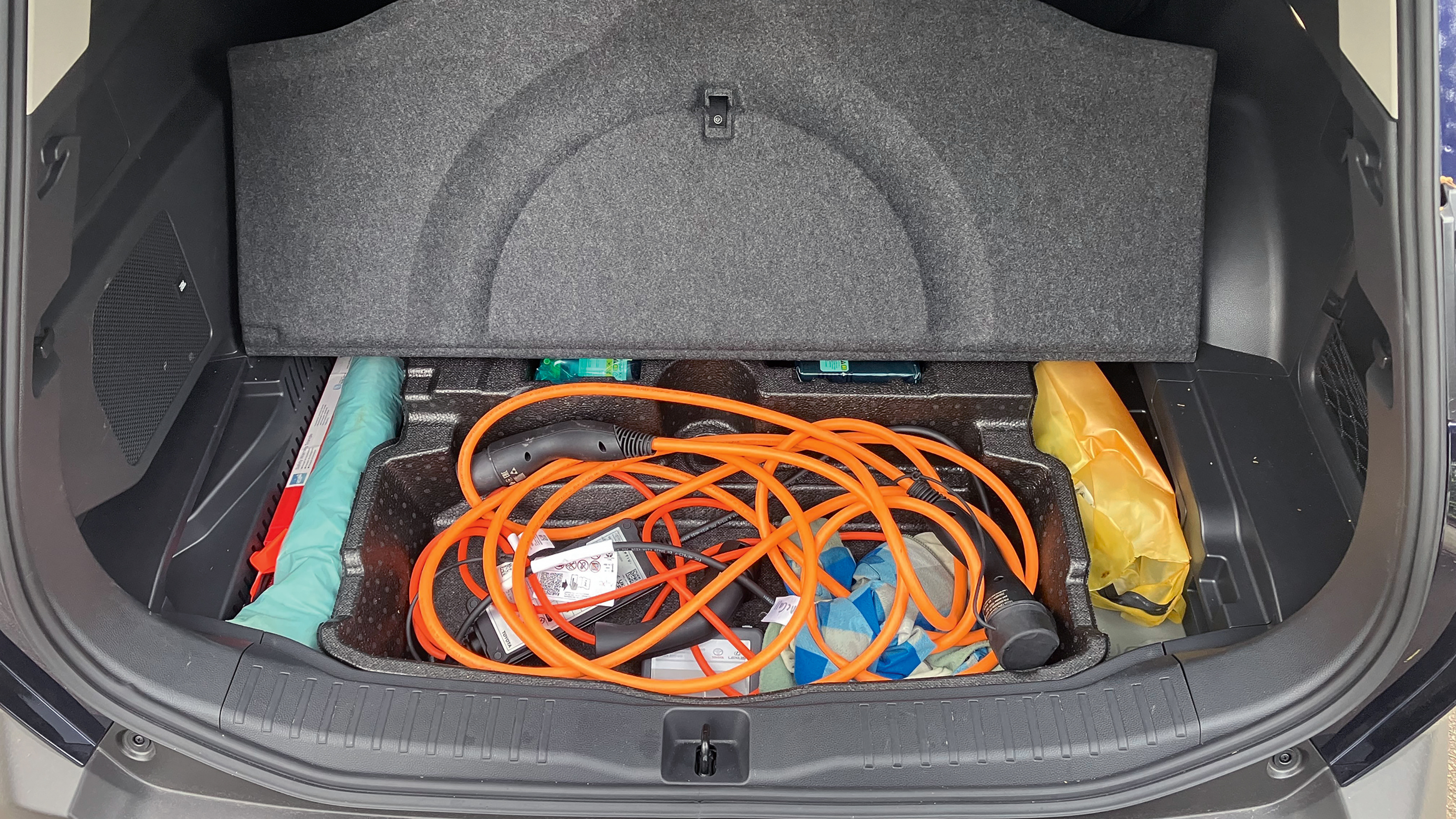 Toyota RAV4 Plug-in hybrid Excel - boot