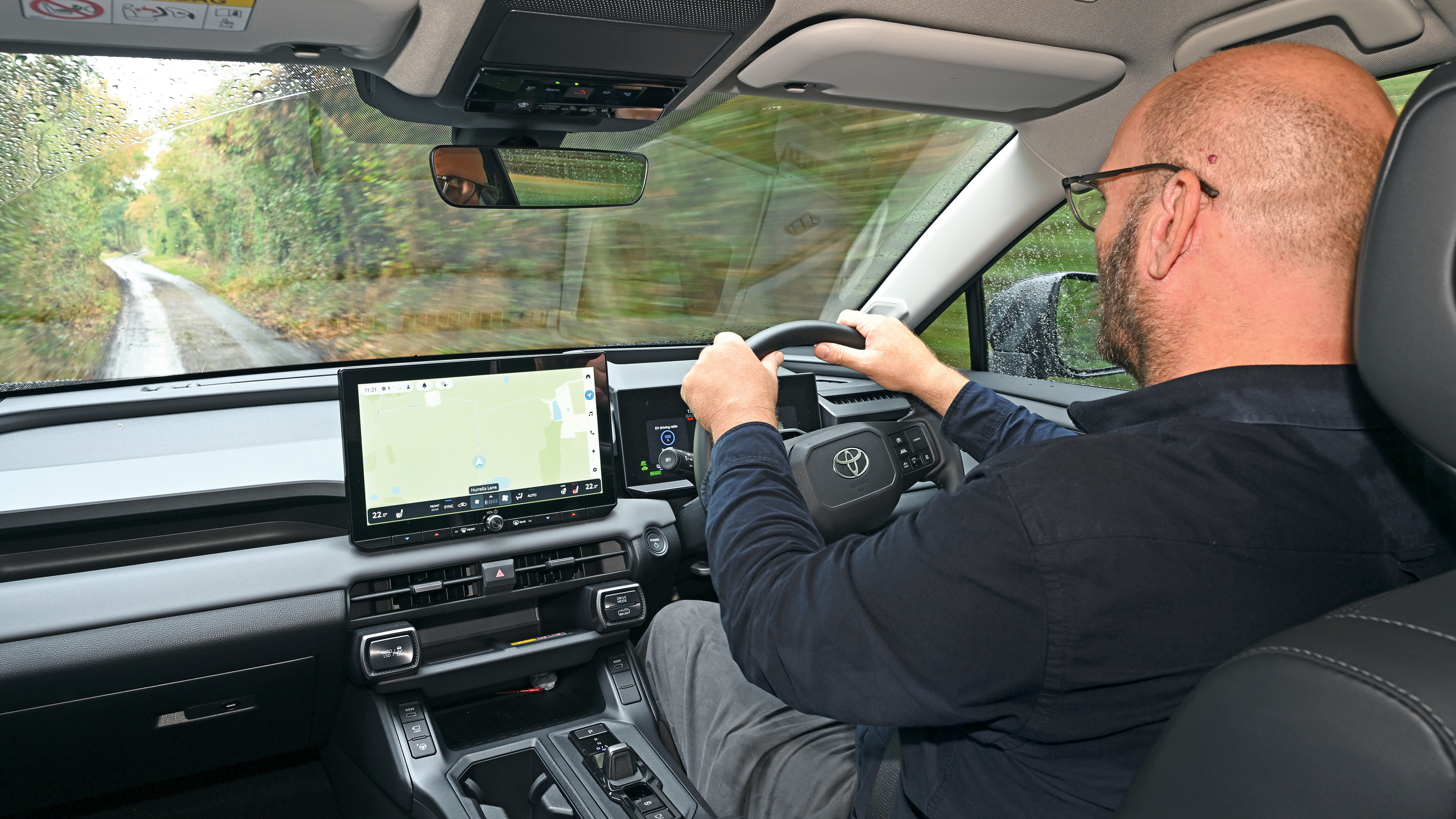 Toyota RAV4 Plug-in hybrid Excel - driving