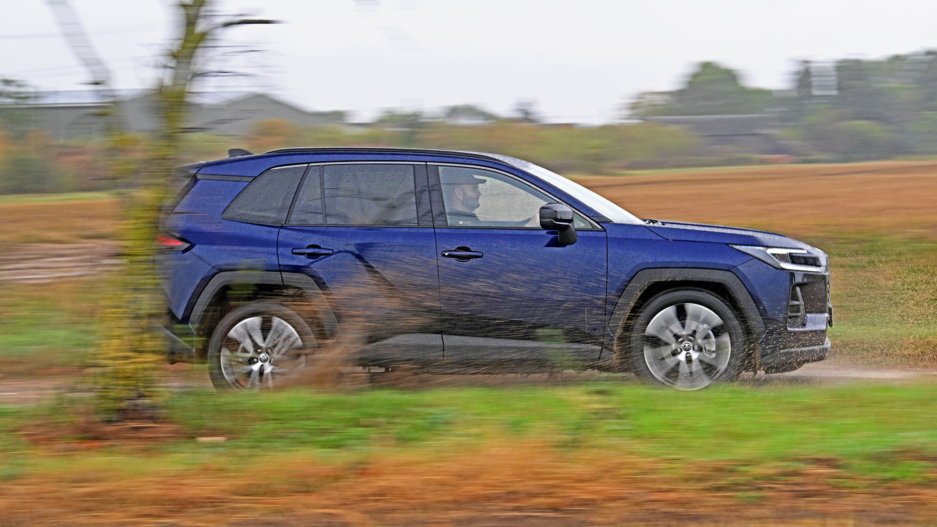 Toyota RAV4 Plug-in hybrid Excel - side