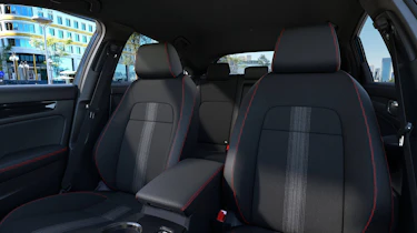 Upgraded Honda Civic e-HEV S+ SHIFT - seats