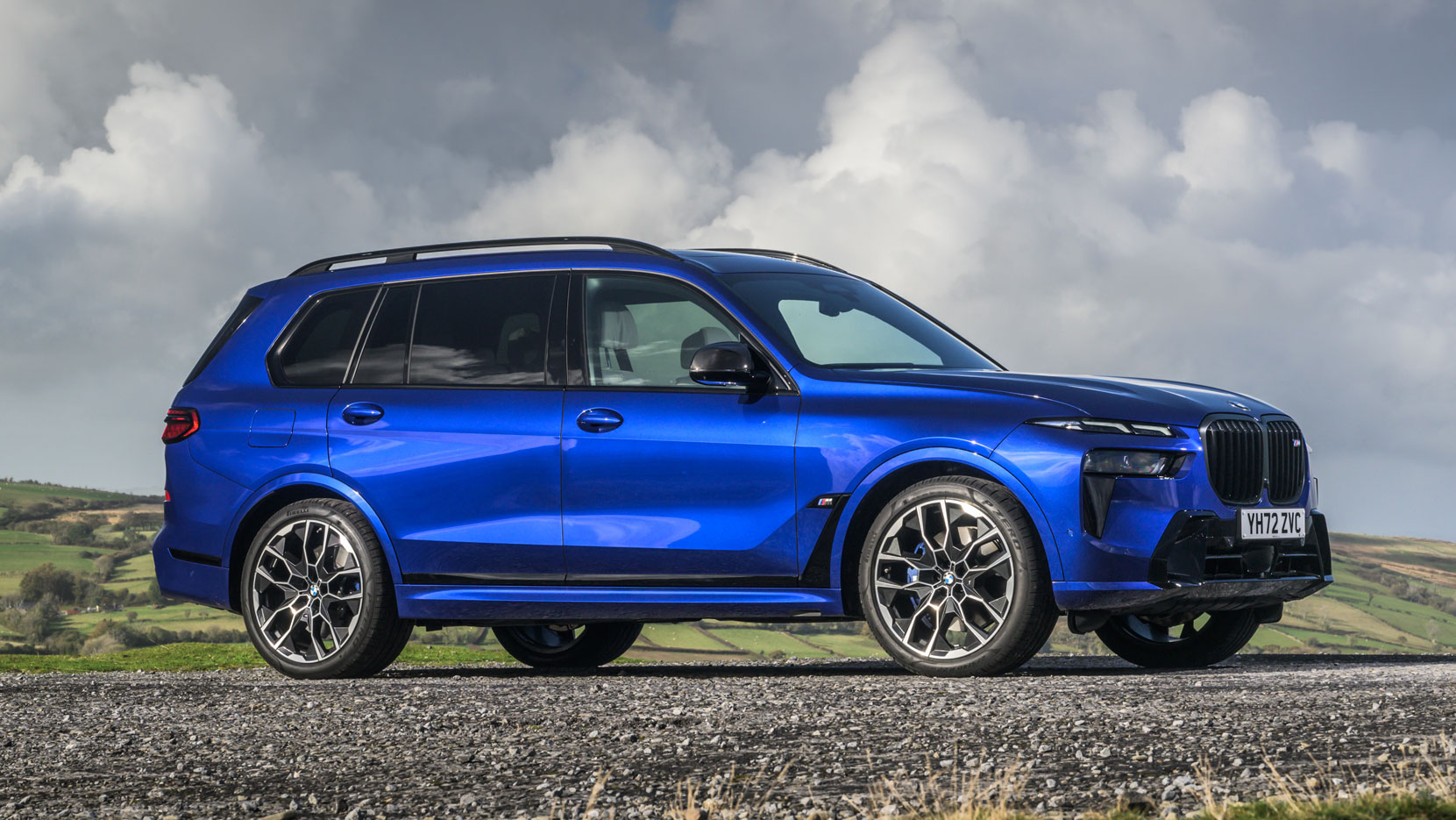 Used BMW X7 - front
