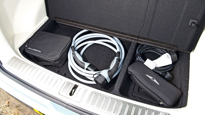 Used Genesis GV60 - cable storage