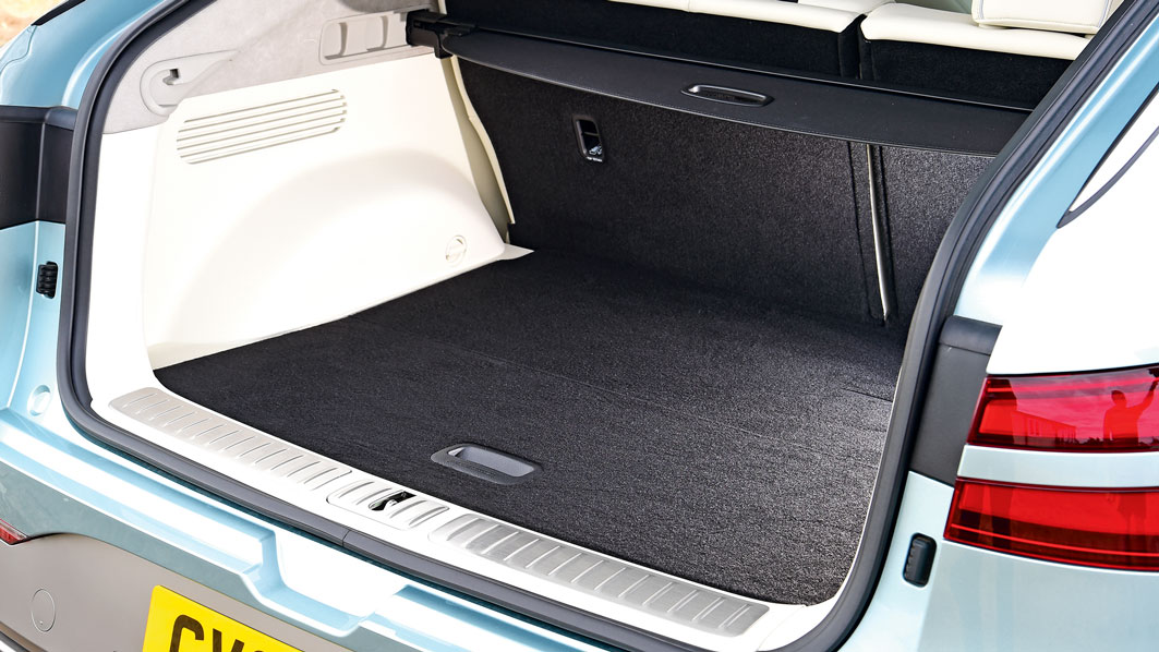 Used Genesis GV60 - boot