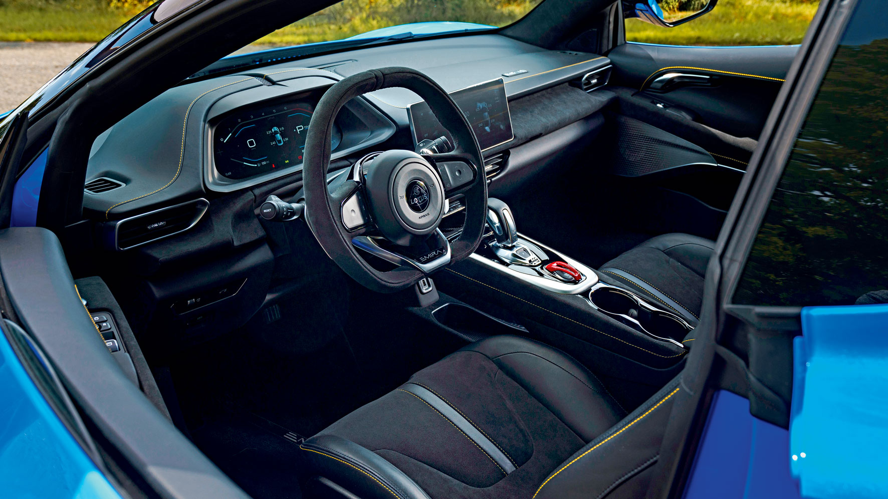 Used Lotus Emira - dash