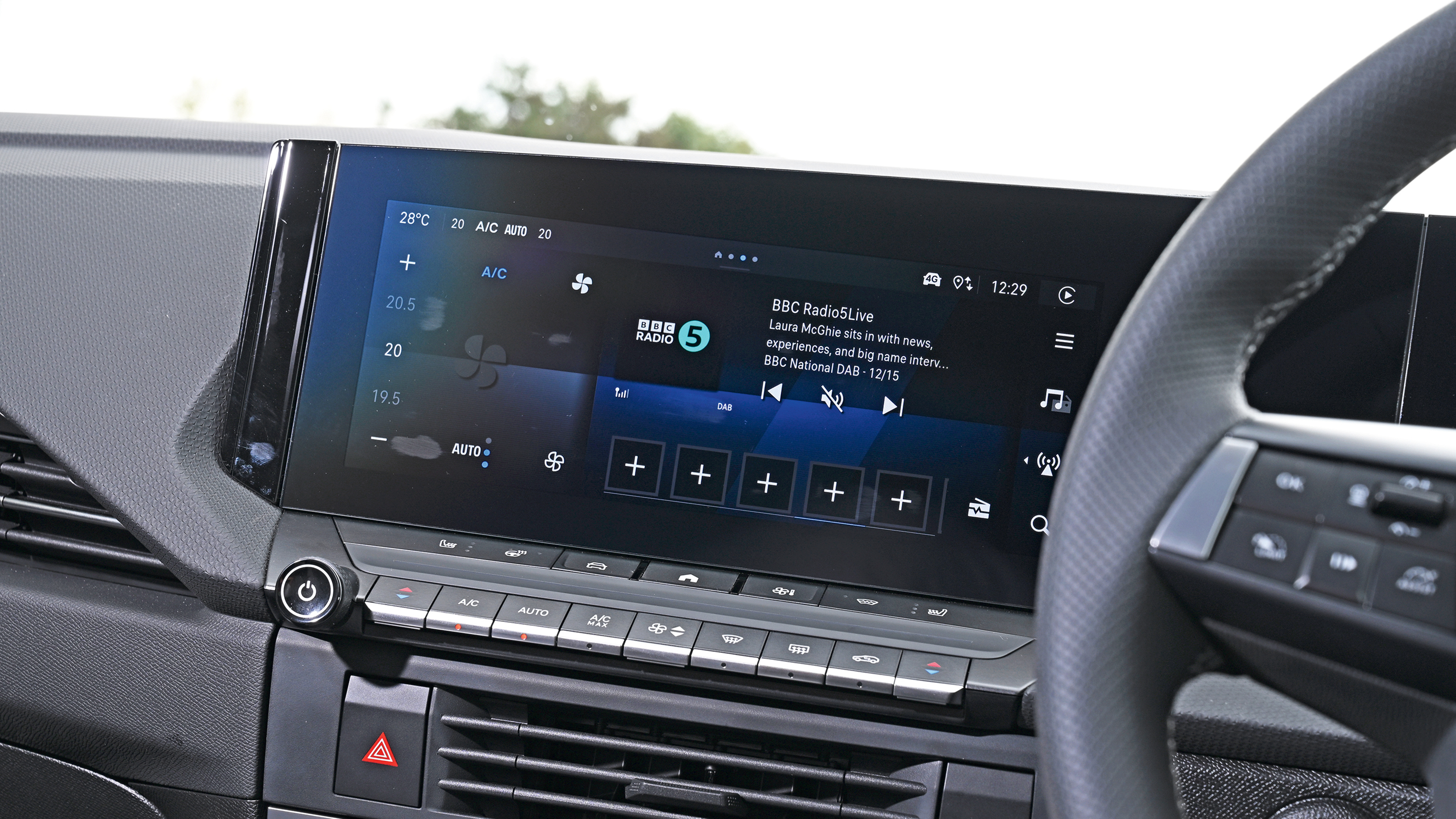 Vauxhall Astra Sports Tourer - infotainment