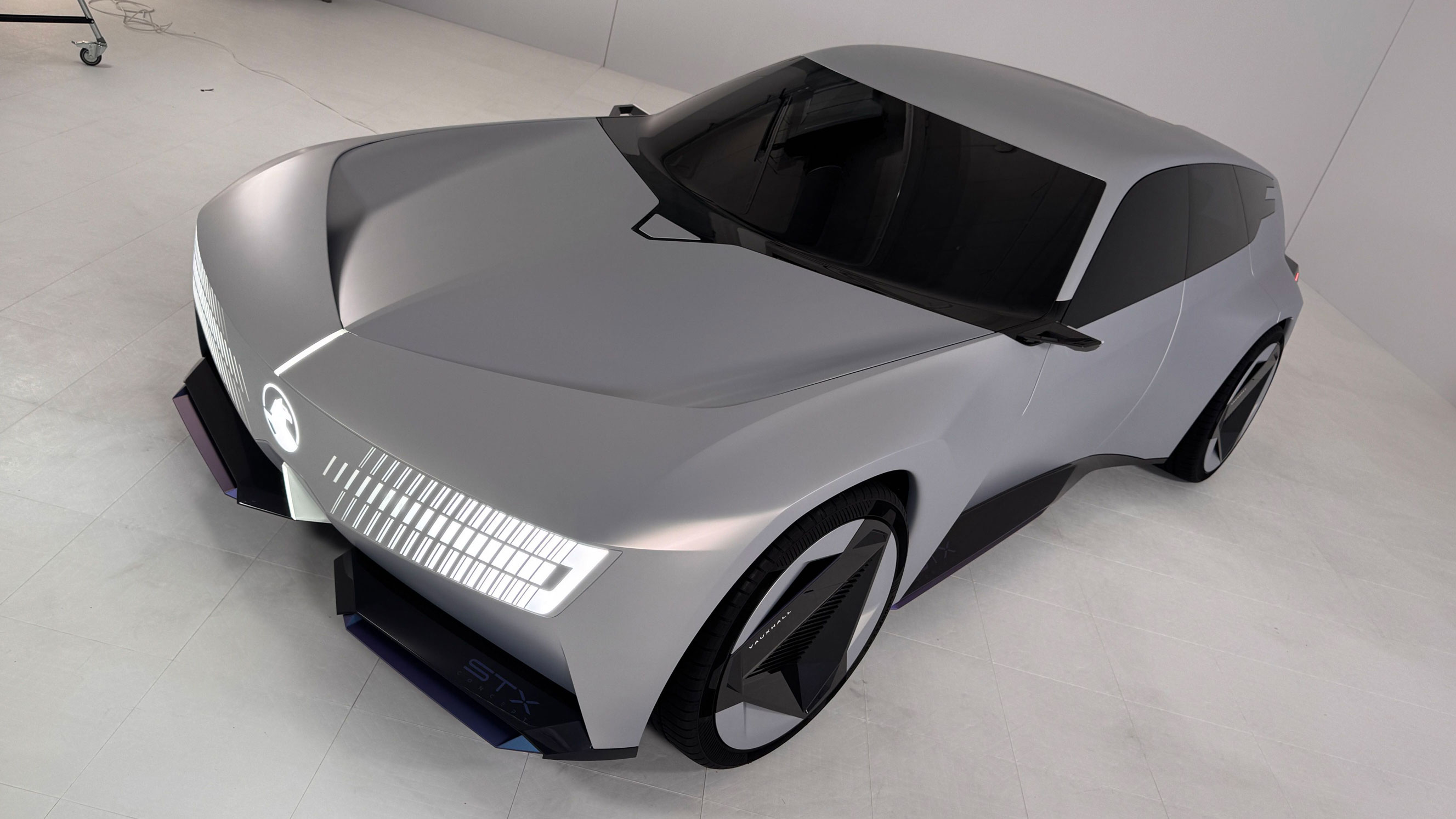Vauxhall STX concept - Paris above