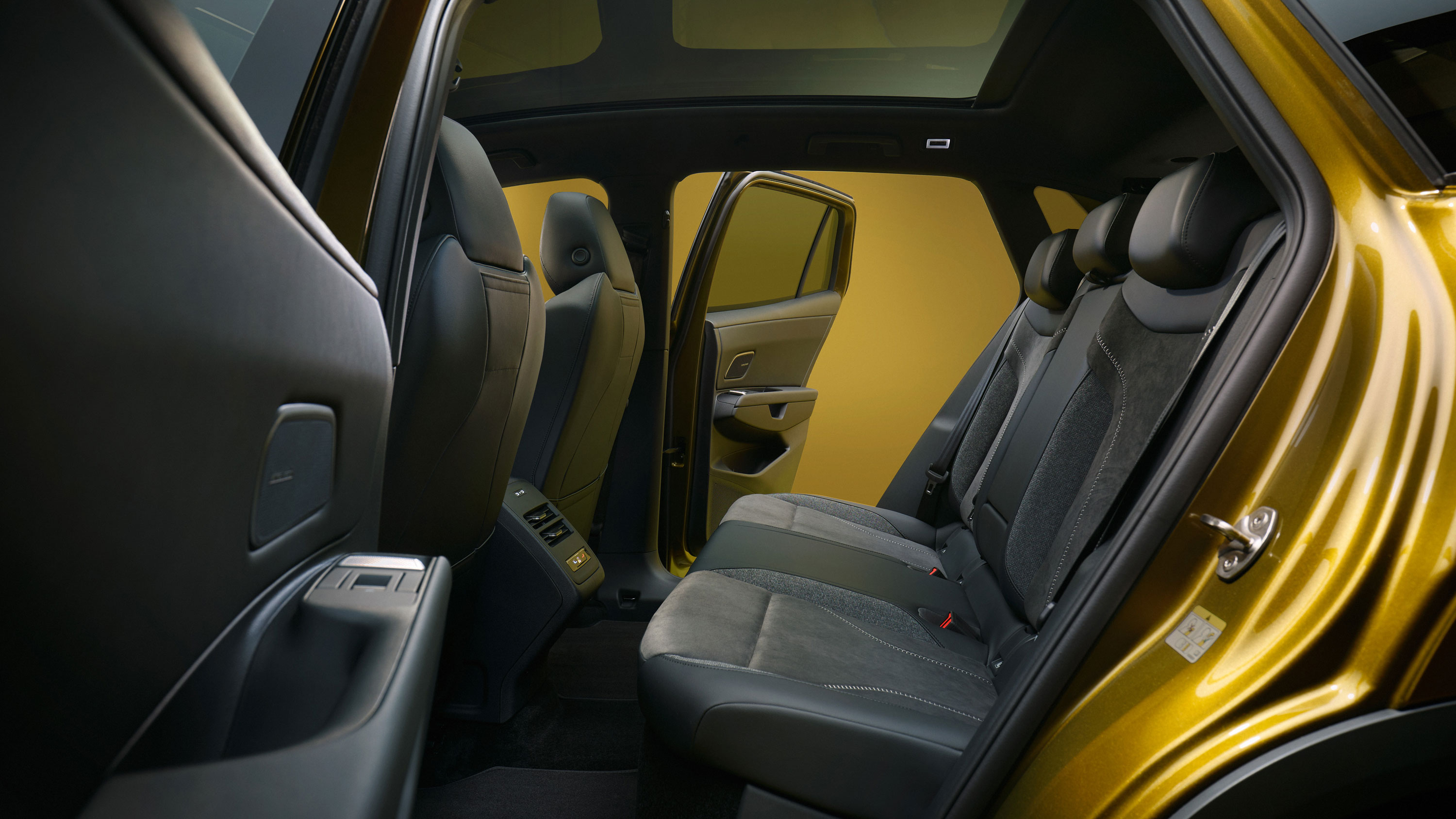 New Volkswagen ID. Tiguan - rear interior 