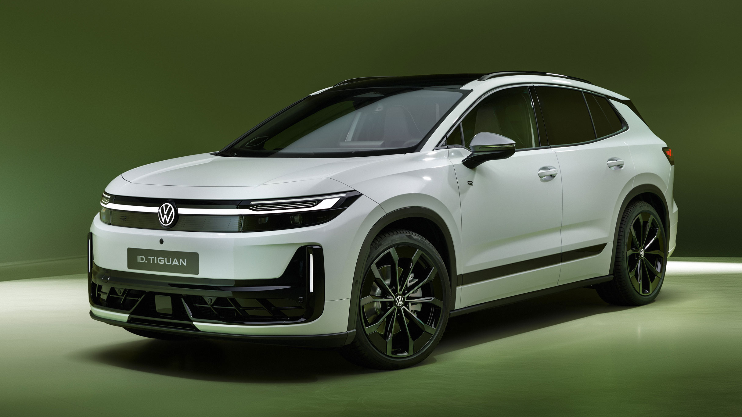 New Volkswagen ID. Tiguan - white front
