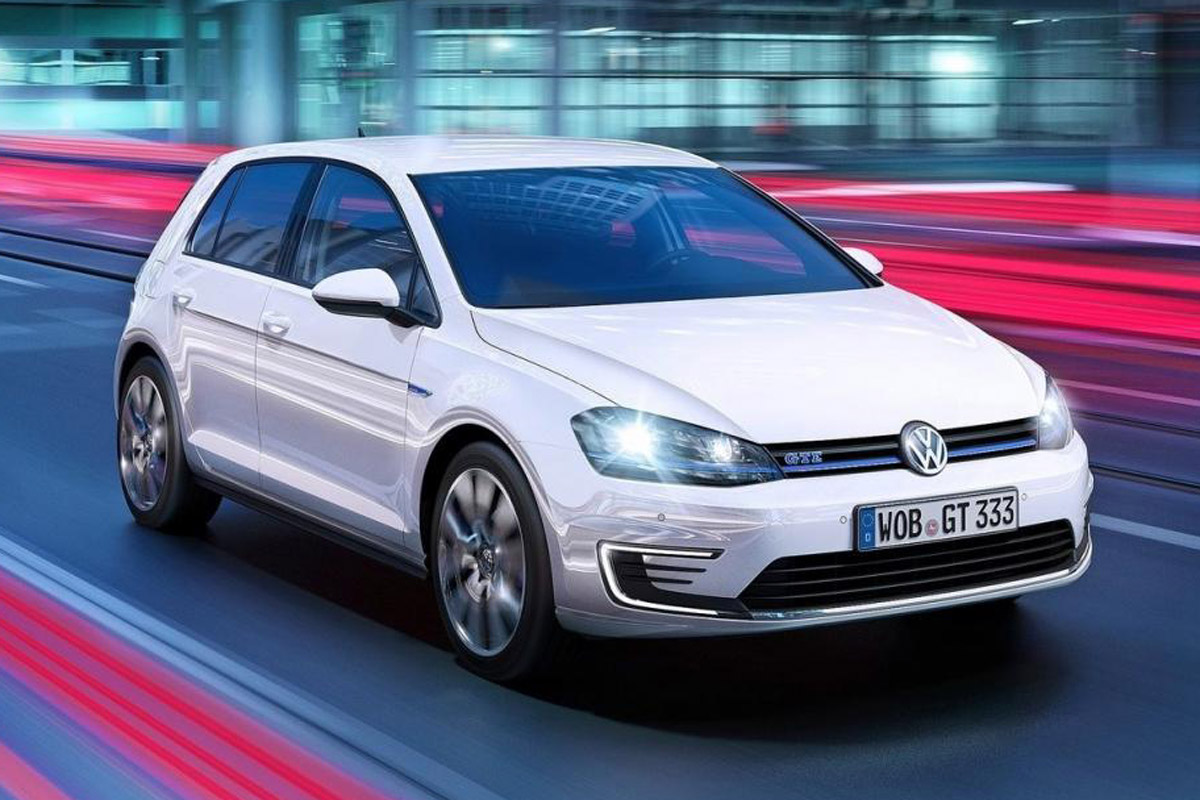 VW Golf GTE front
