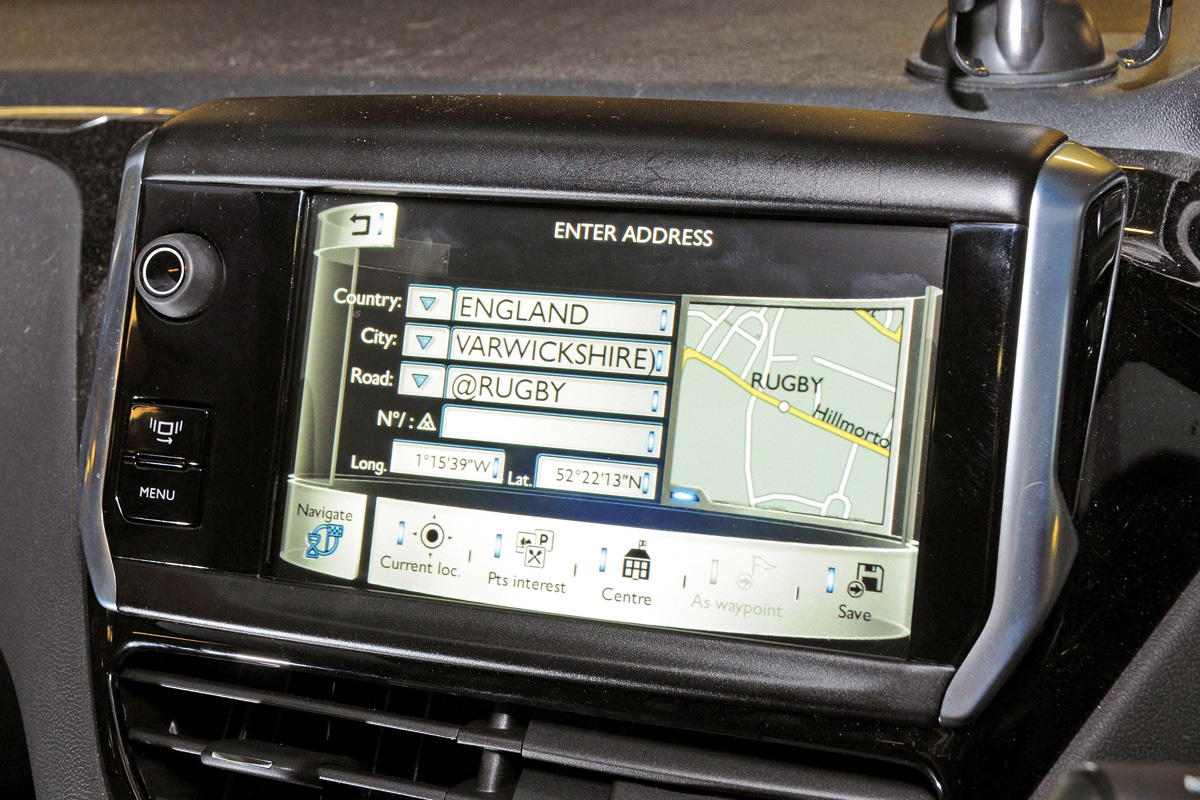 Peugeot 208 sat nav detail