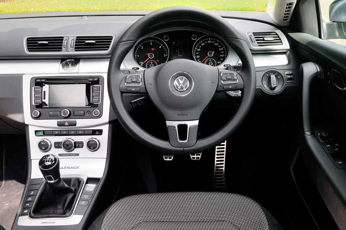 Volkswagen Passat Alltrack interior