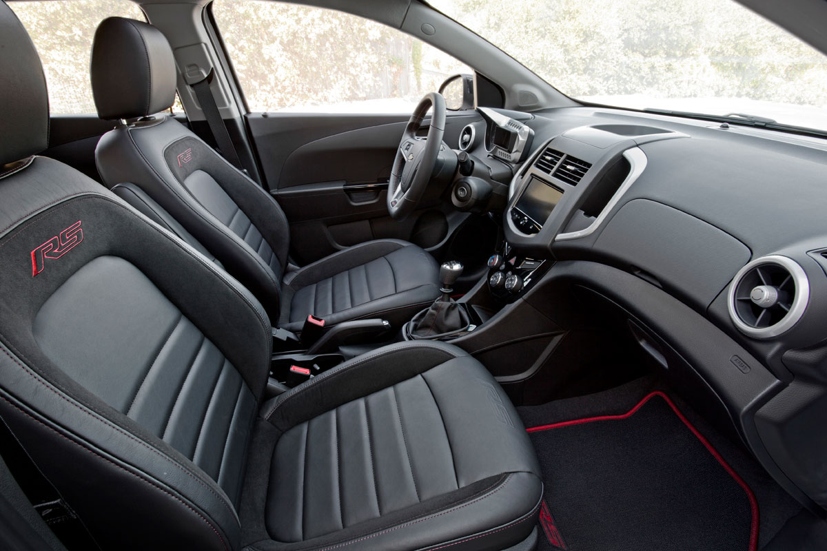 Chevrolet Aveo RS interior