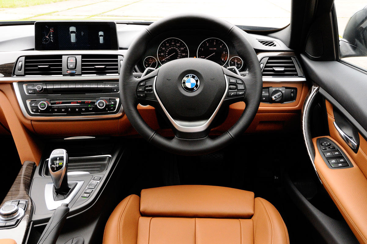 BMW 330d Touring interior