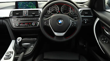 BMW 320i xDrive interior