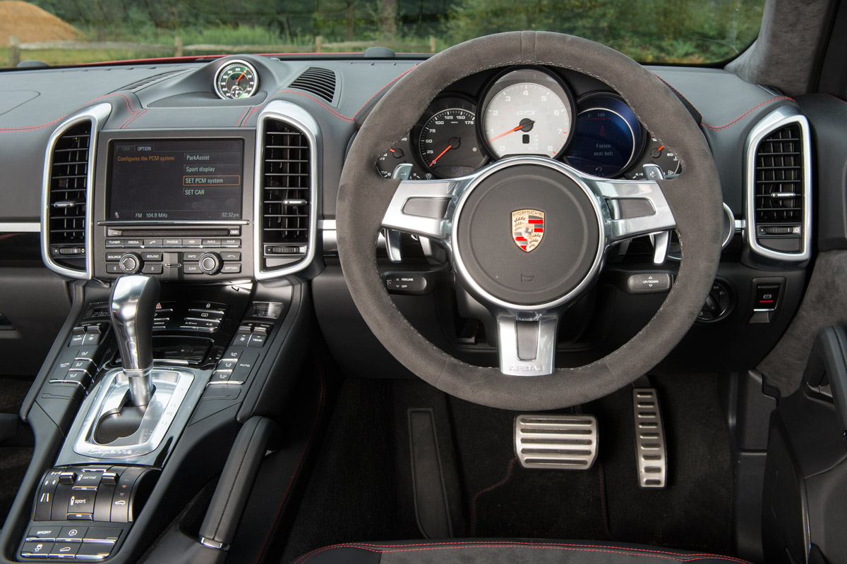 Porsche Cayenne GTS interior