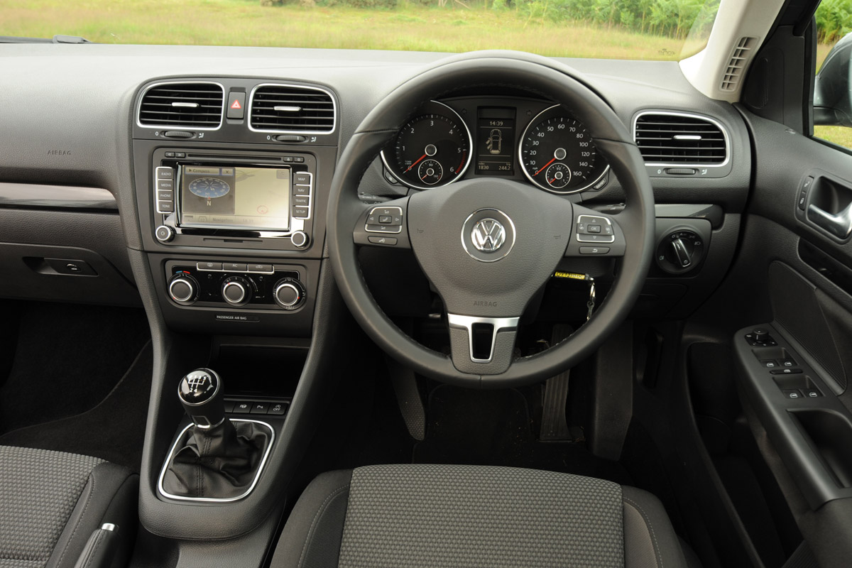 Volkswagen Golf Estate interior