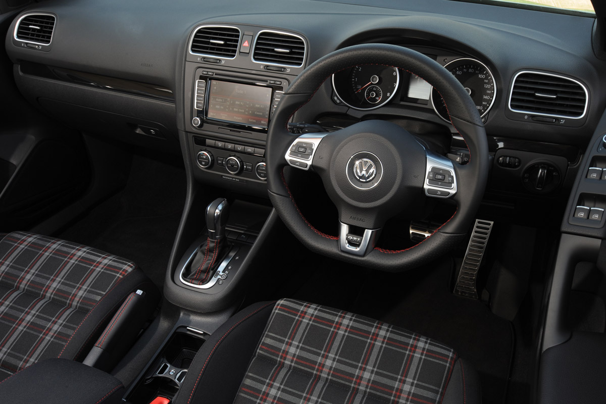 Volkswagen Golf GTI Cabriolet interior