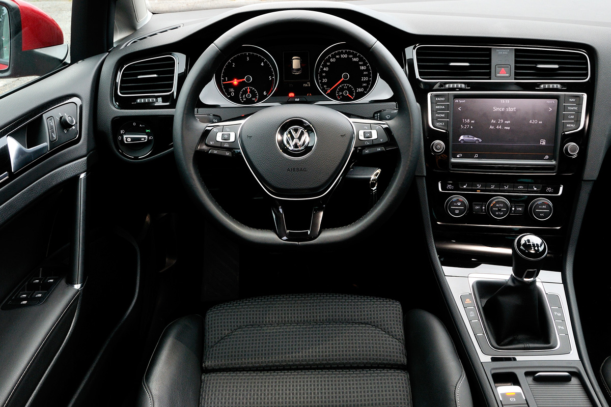 Volkswagen Golf interior