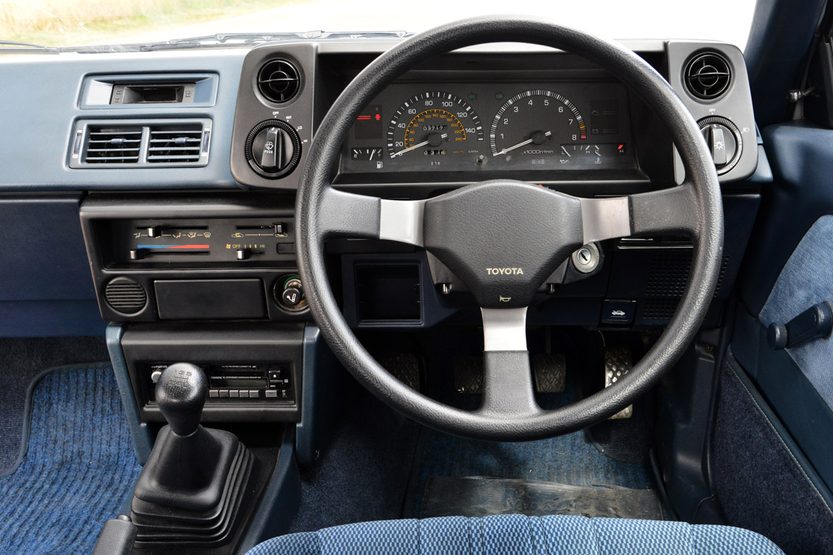 Toyota AE86 interior