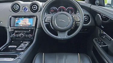 Jaguar XJ L interior