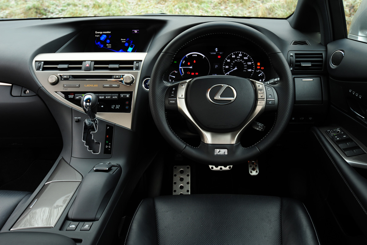 Lexus RX450h interior